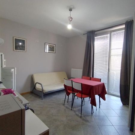 Camera Manu Bed & Breakfast Cantu Luaran gambar