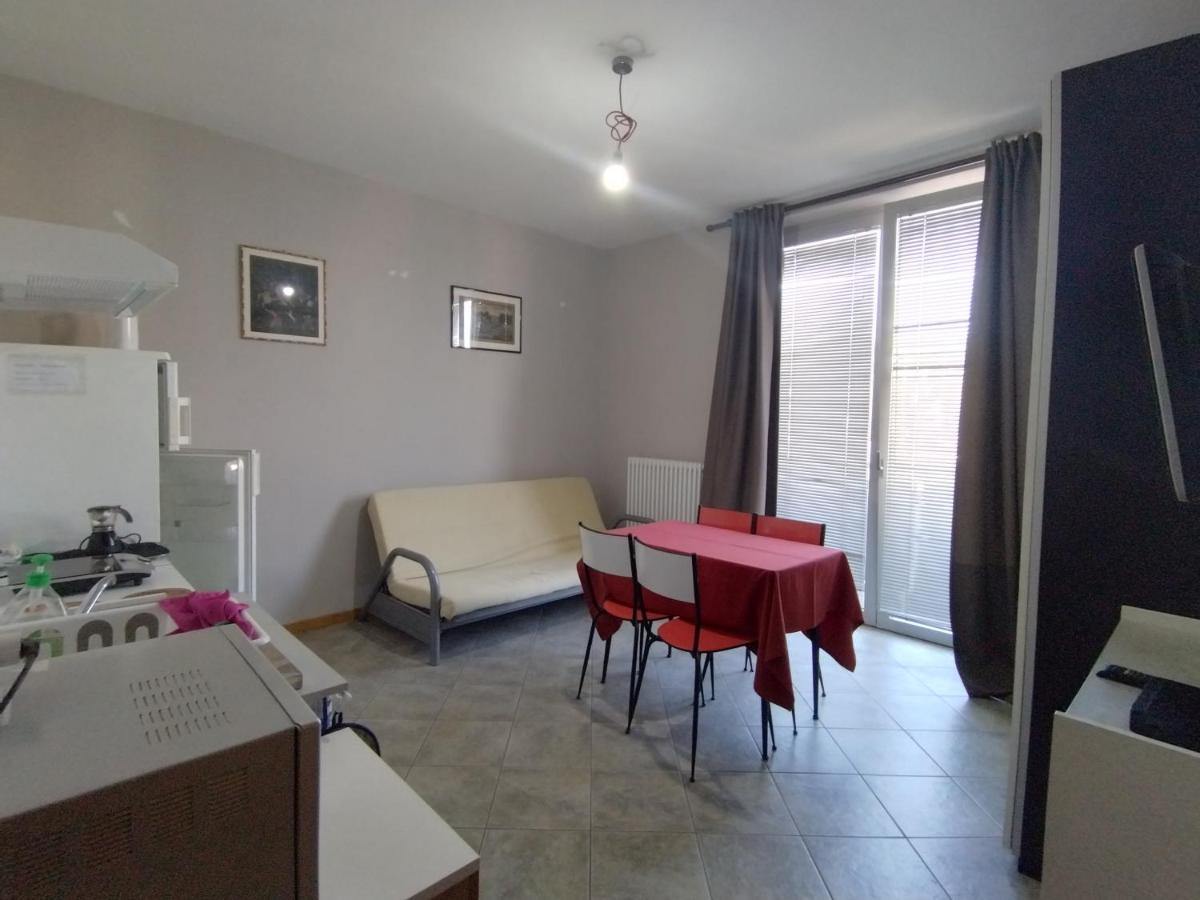 Camera Manu Bed & Breakfast Cantu Luaran gambar