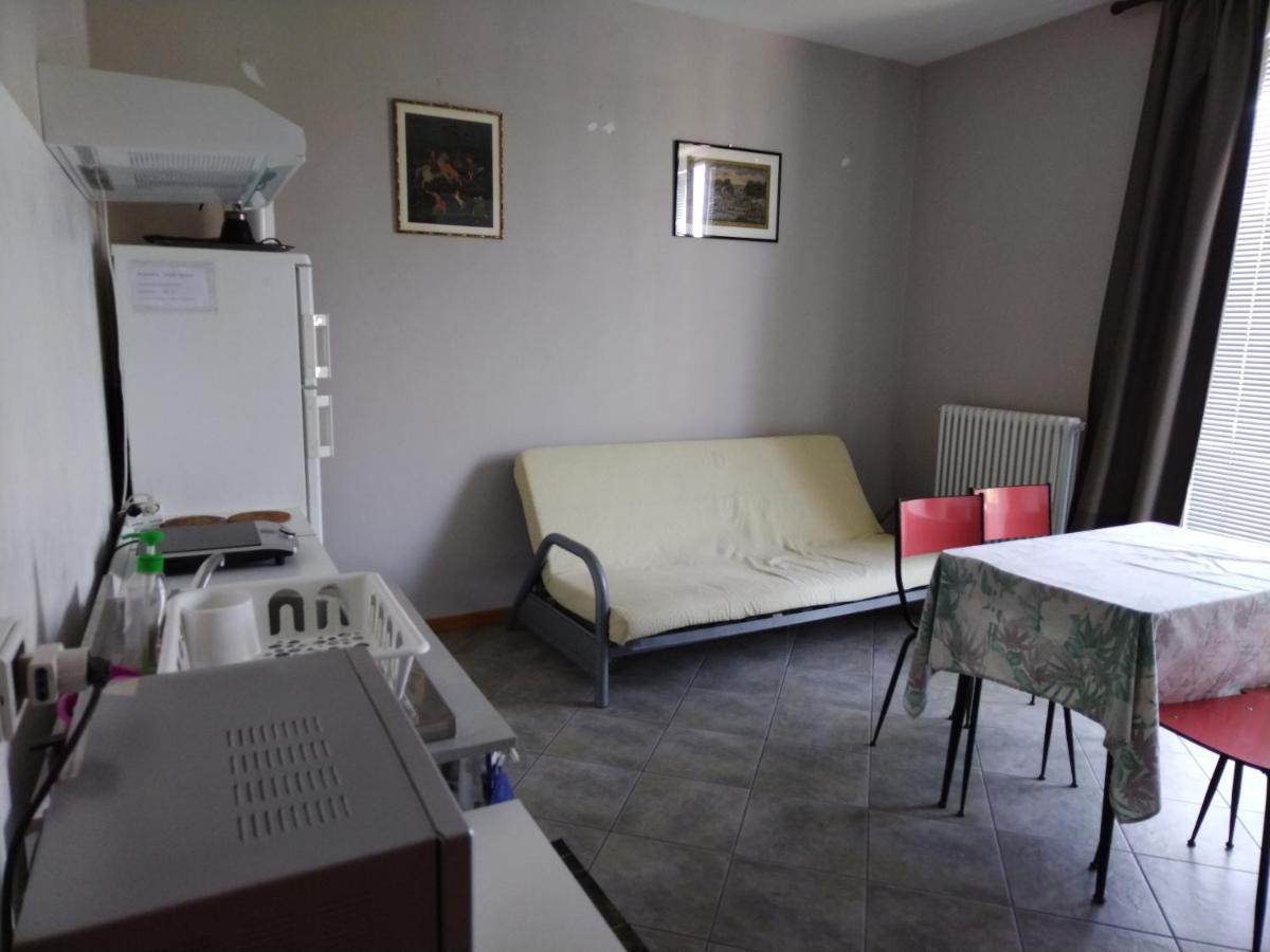 Camera Manu Bed & Breakfast Cantu Luaran gambar
