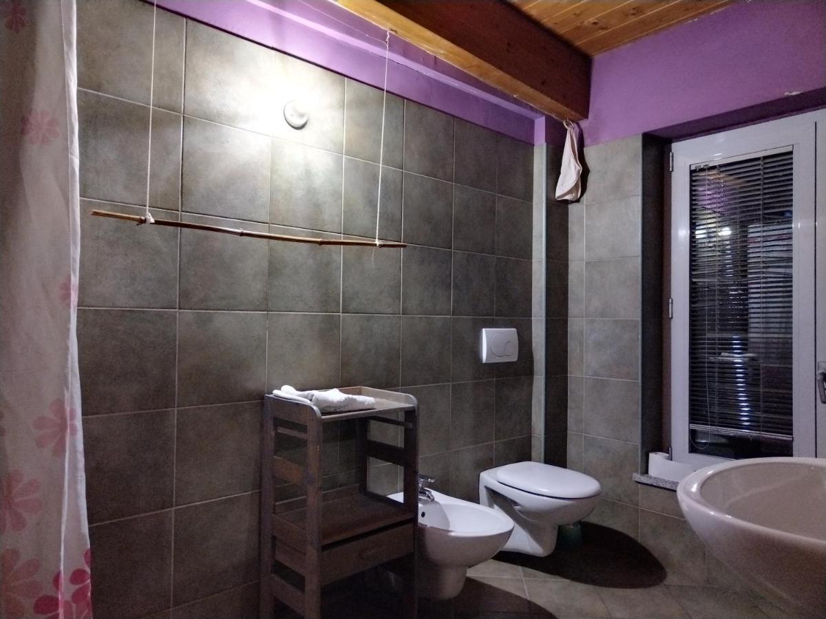 Camera Manu Bed & Breakfast Cantu Bilik gambar